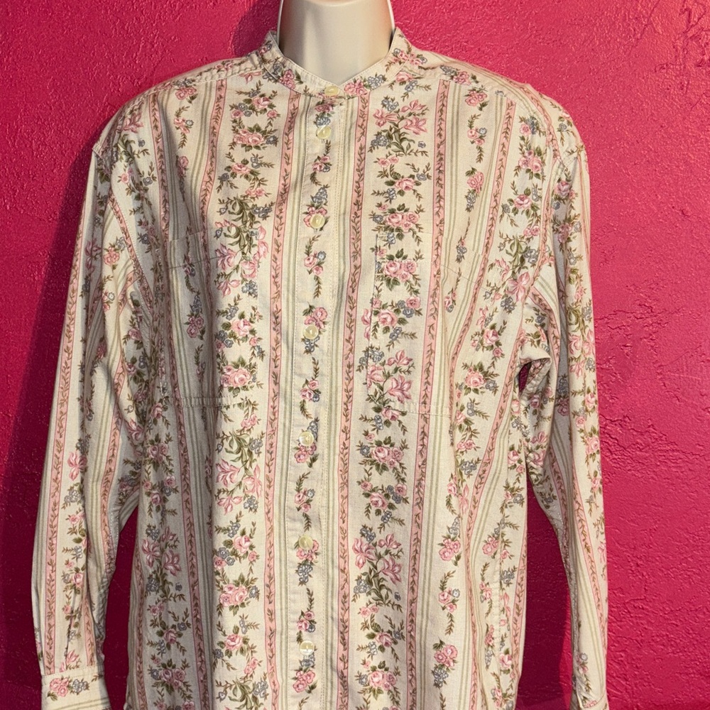 Lizwear vintage cottagecore cotton/linen blend floral button up blouse. Sz S